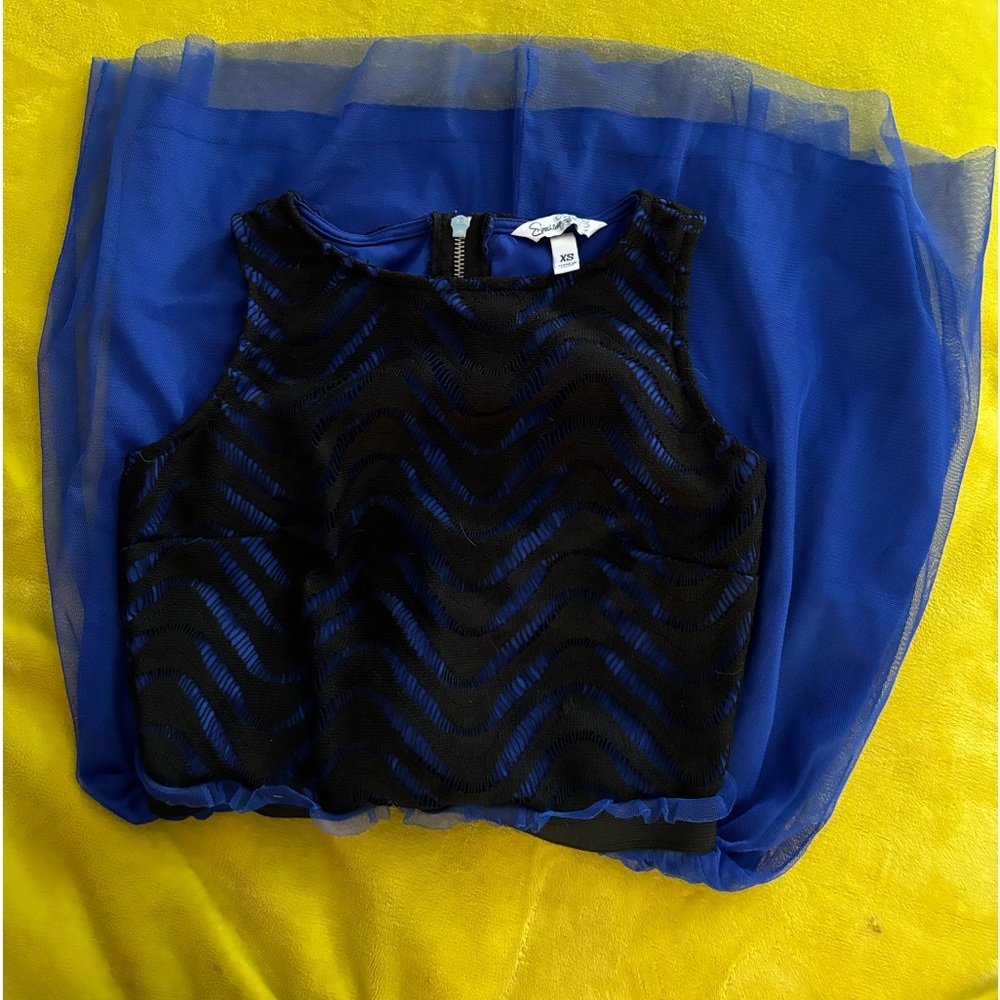 EUC girl size 10 (says XS)